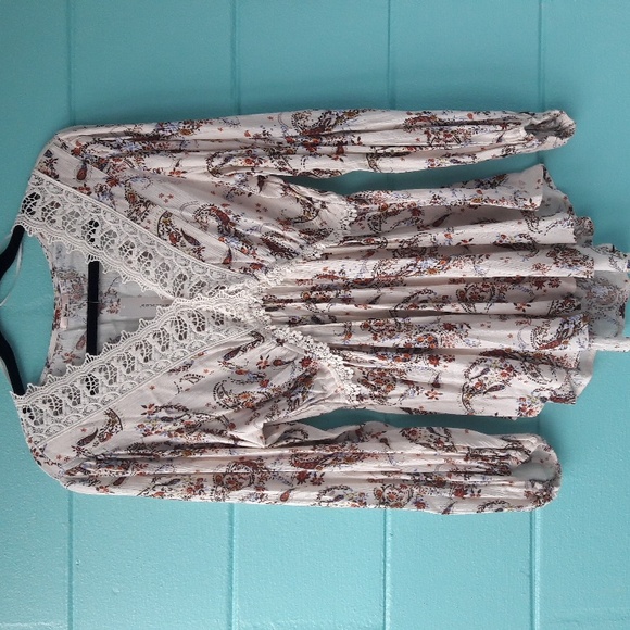 NWT Ladies Ivory Paisley Lace Crochet V-Neck Trim Blouse Size Medium - Picture 5 of 9